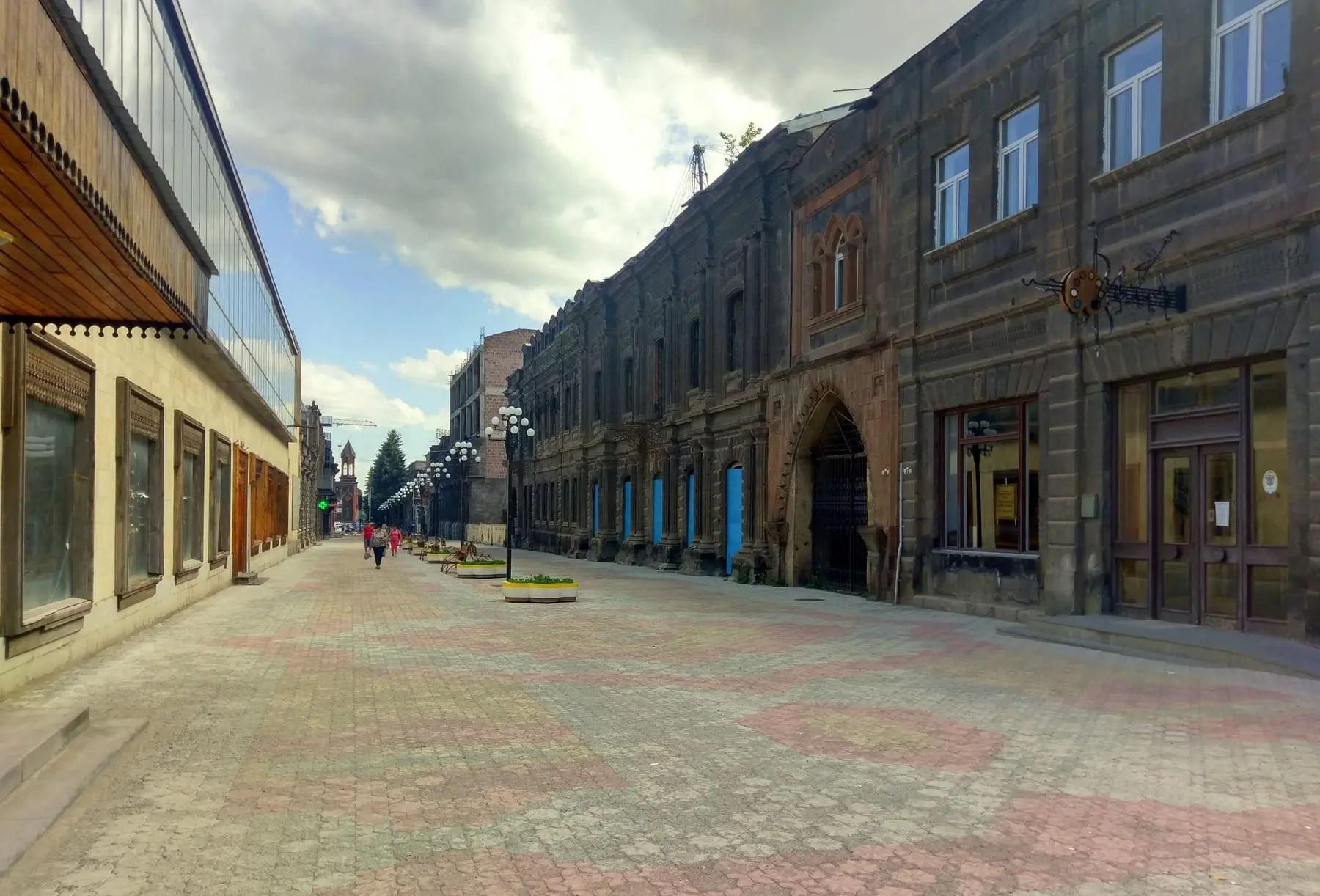Проспект Абовяна в историческом квартале Кумайри в Гюмри
